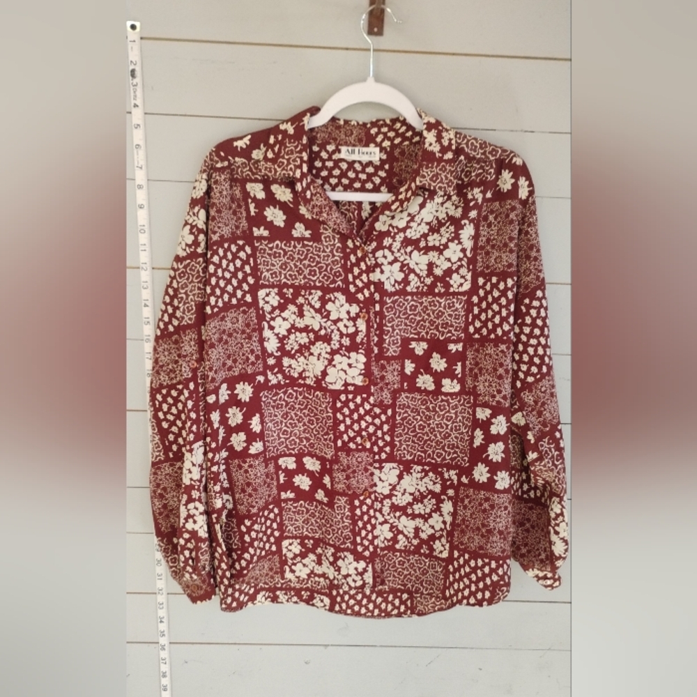 Elegant Red and Cream Blouse with Classic Style
